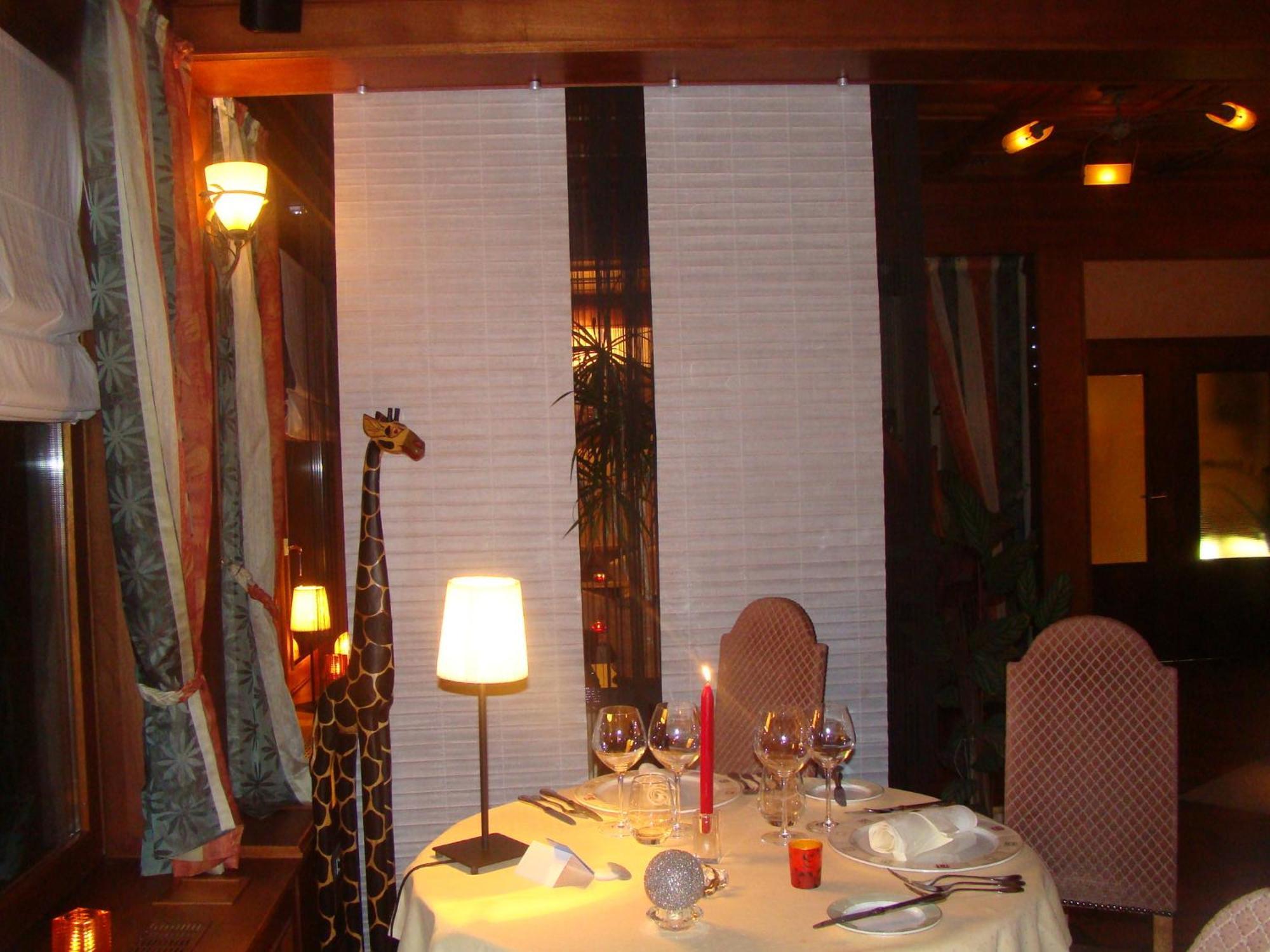 Hotel Restaurant N 4 Martelange Exterior photo