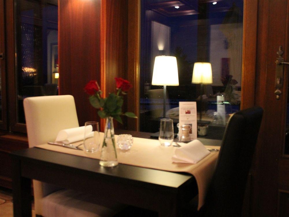 Hotel Restaurant N 4 Martelange Exterior photo