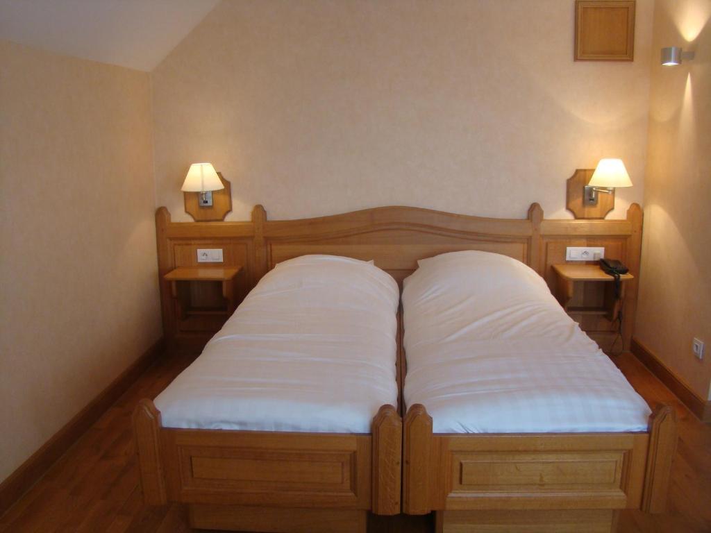Hotel Restaurant N 4 Martelange Room photo